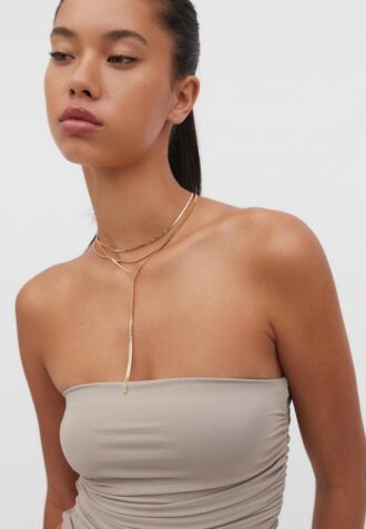 Langt halskjede med flere kjeder