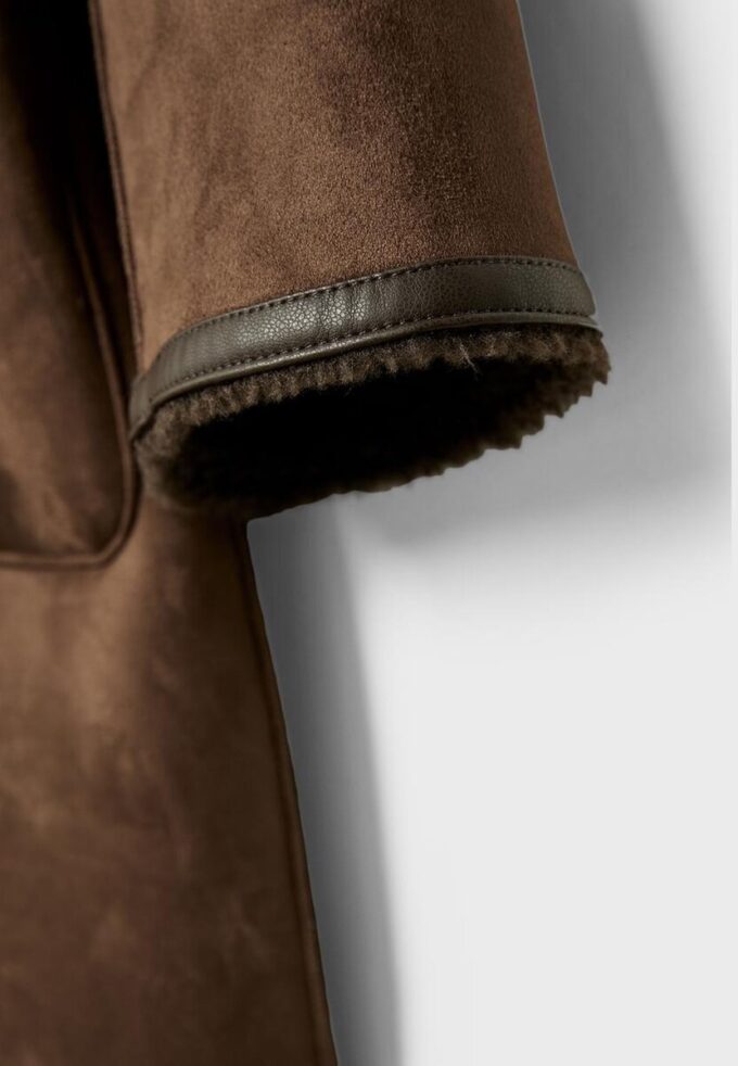 Langt vendbart dobbeltsidig kåpe