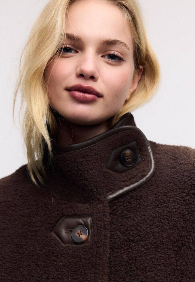 Langt vendbart dobbeltsidig kåpe