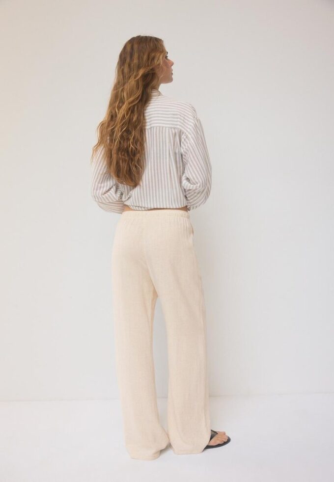 Løse bukser med lin-effekt