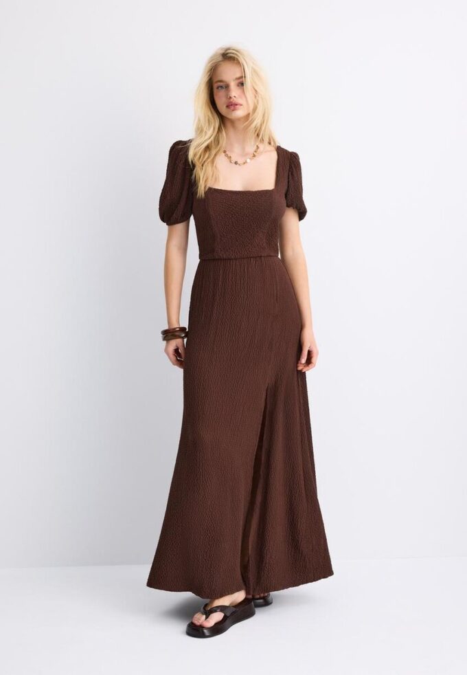 Løstsittende maxikjole med kryssrygg