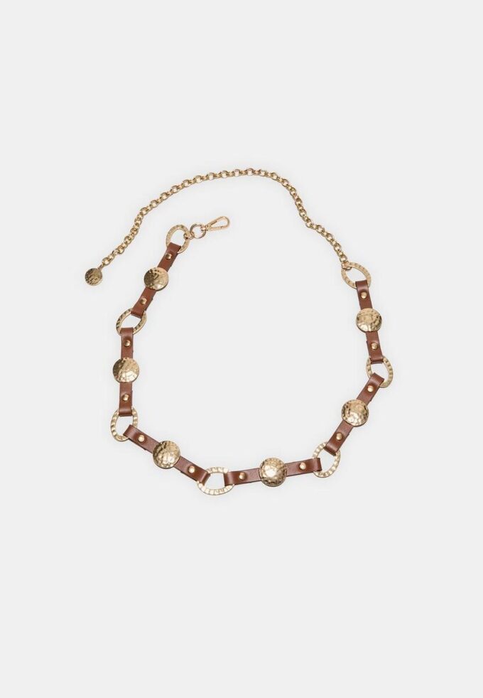 Metallbelte med skinnlook