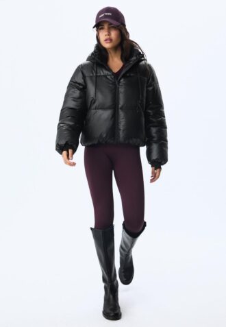 Metallisk dunjakke med hette