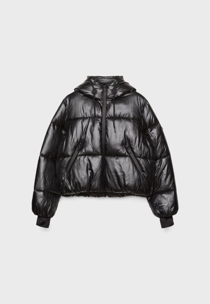 Metallisk dunjakke med hette