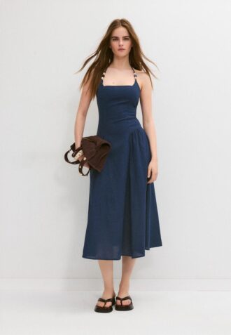 Midi-halterkjole med perledetaljer