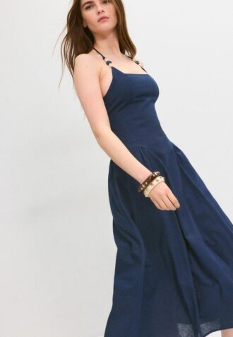 Midi-halterkjole med perledetaljer