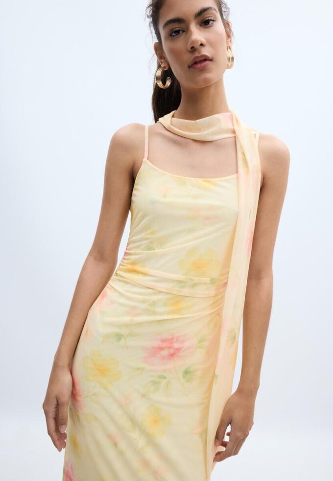 Midi-kjole i tyll med mønster og skjerf