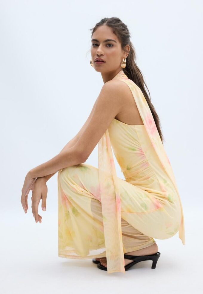 Midi-kjole i tyll med mønster og skjerf