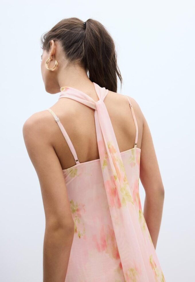 Midi-kjole i tyll med mønster og skjerf