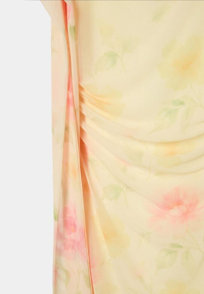 Midi-kjole i tyll med mønster og skjerf