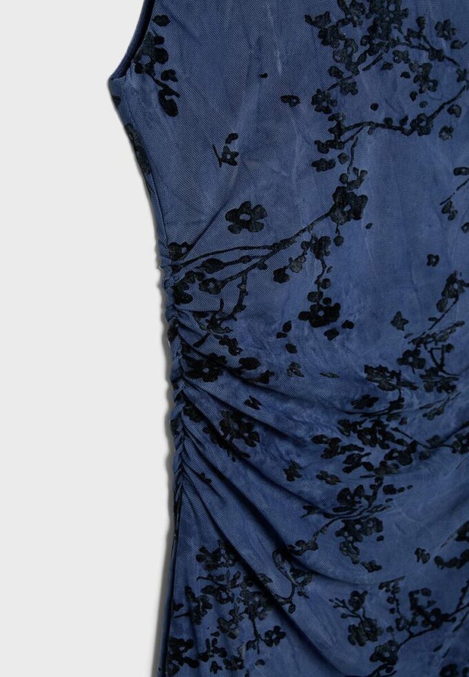 Midi-kjole i tyll med qipao-utringning