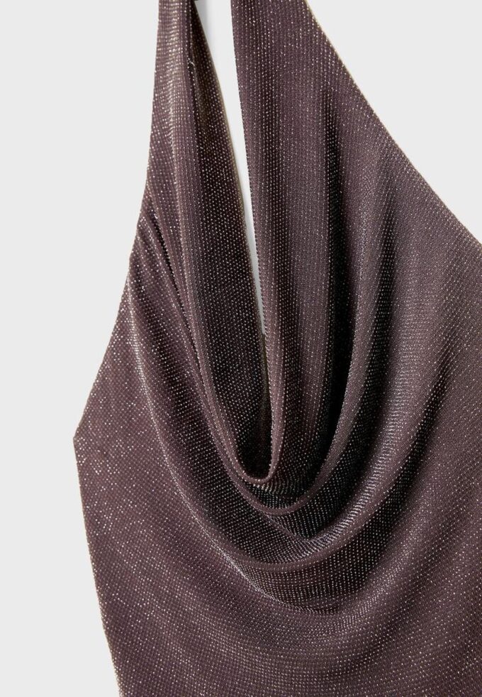Midi-kjole med metalltråd og halterneck