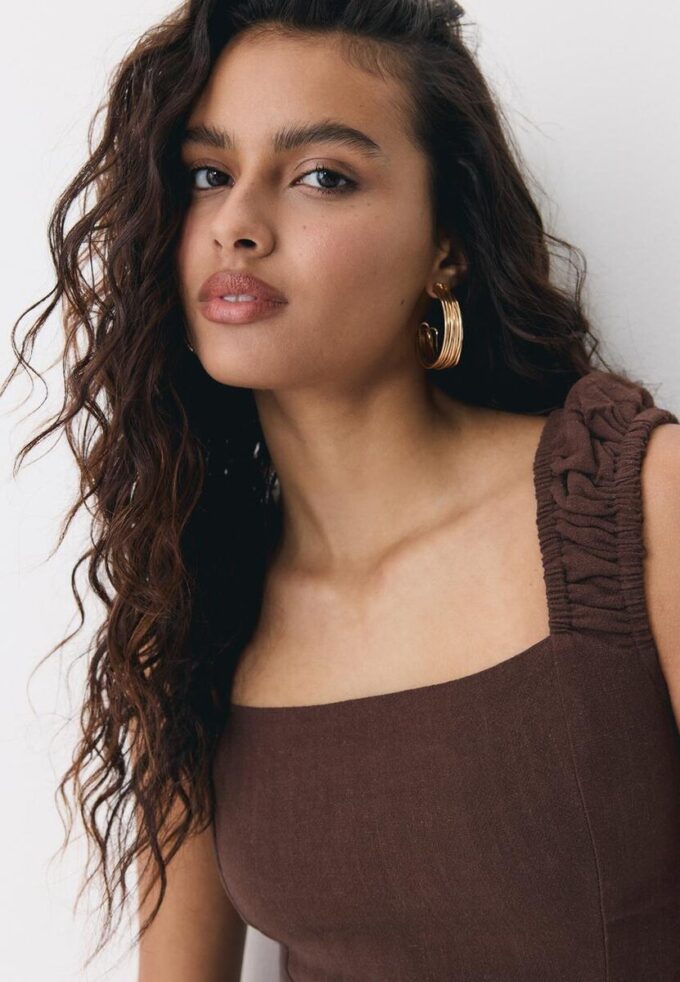 Midikjole med kryssrygg i lin-look