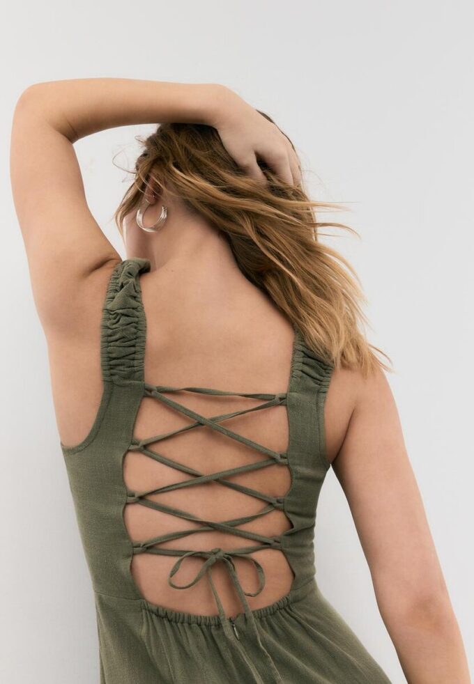 Midikjole med kryssrygg i lin-look