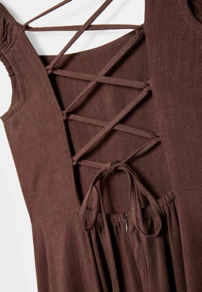 Midikjole med kryssrygg i lin-look