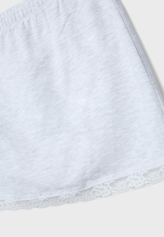 Miniskort med blonder