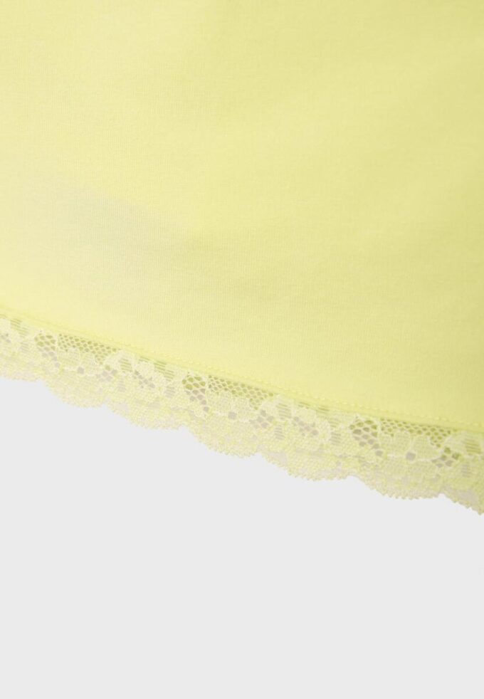 Miniskort med blonder