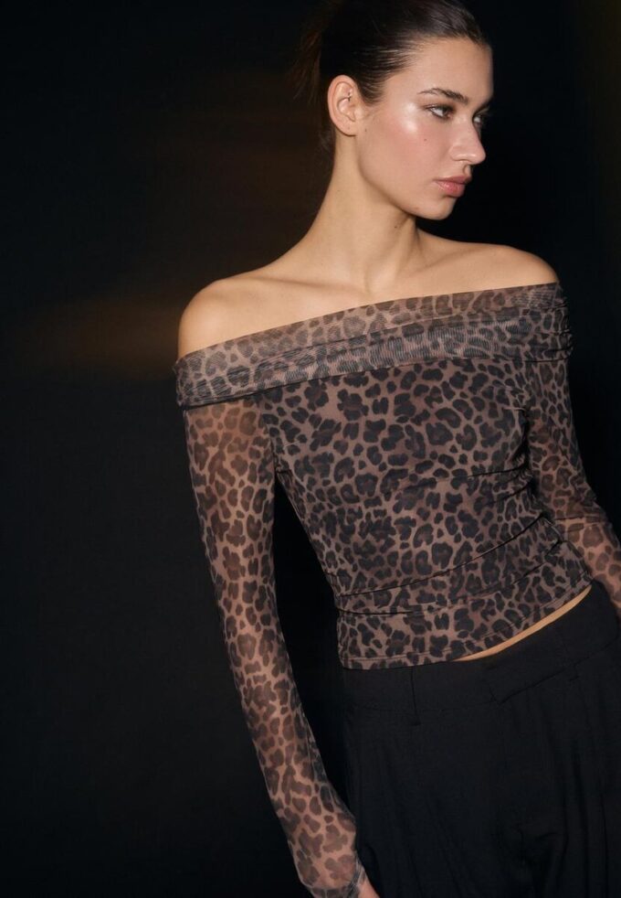 Mønstret asymmetrisk tyll T-skjorte