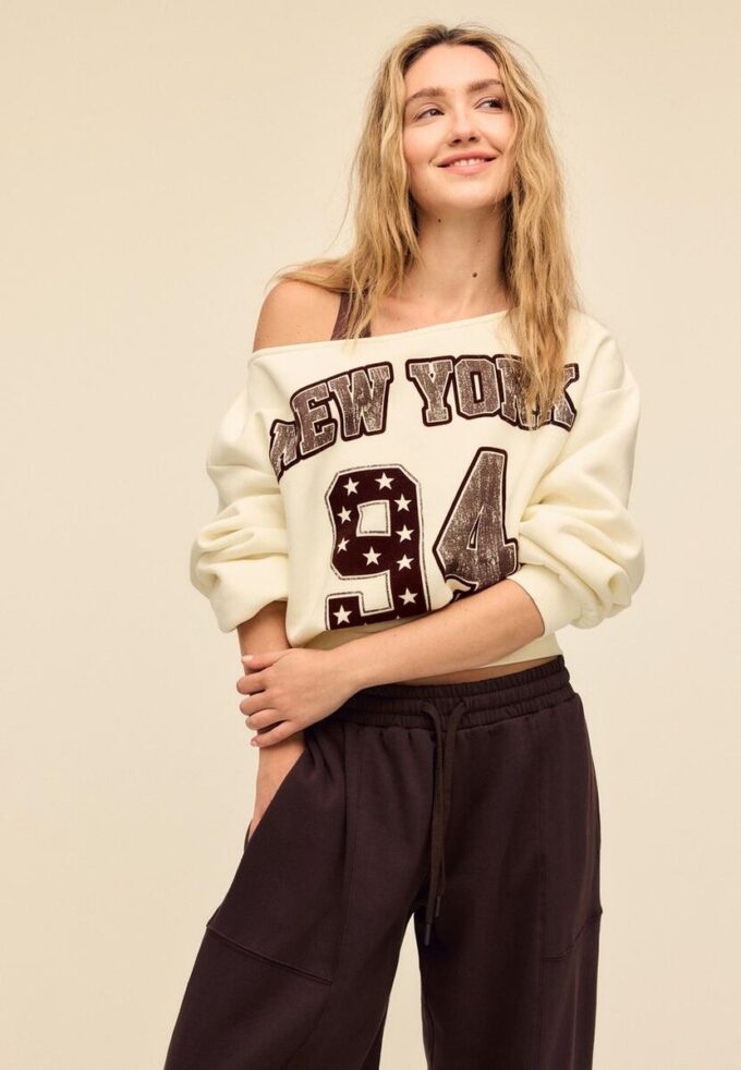 Mønstret T-skjorte med båthals