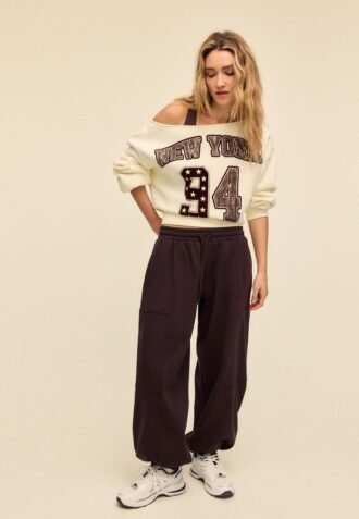 Mønstret T-skjorte med båthals