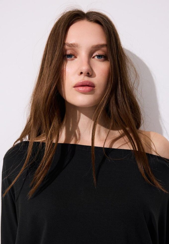 Modal asymmetrisk T-skjorte