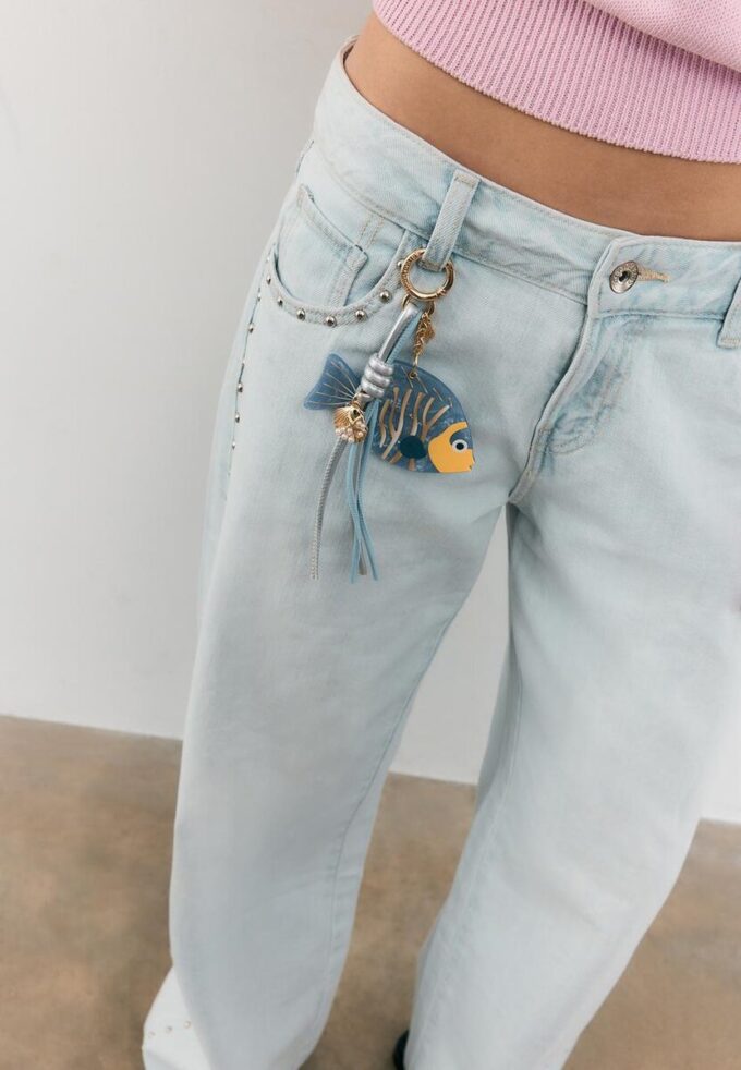 Nøkkelring med fiskesmykke og perler