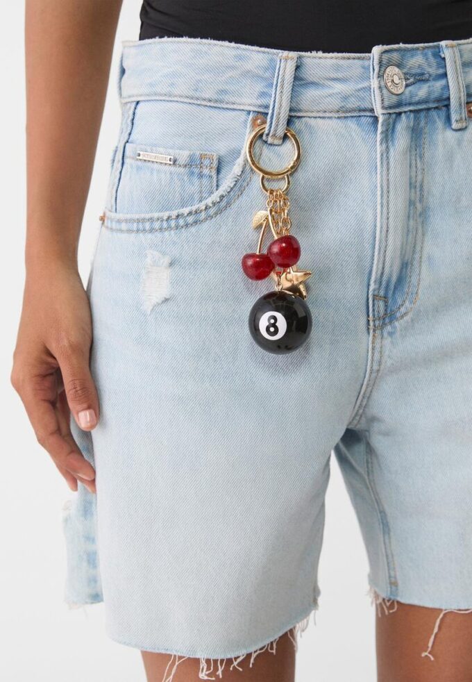 Nøkkelring med nummer 8-smykke