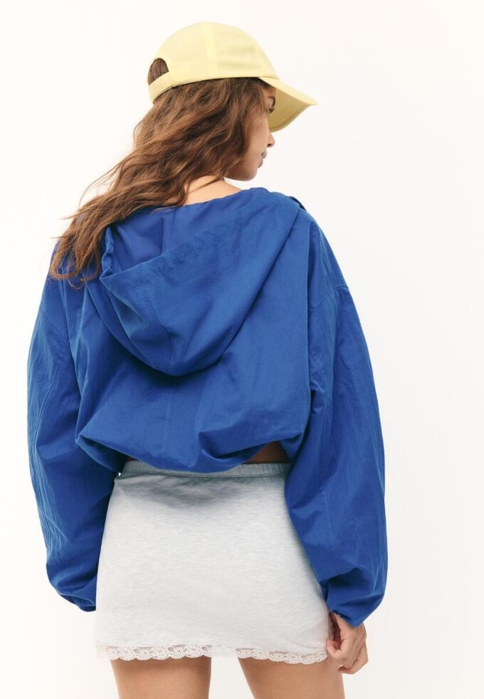 Nylonjakke med hette