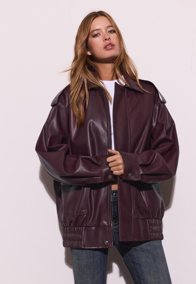 Oversize bikerjakke i skinnimitasjon