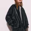 Oversize bikerjakke i skinnimitasjon