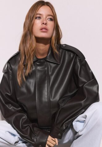 Oversize bikerjakke i skinnimitasjon