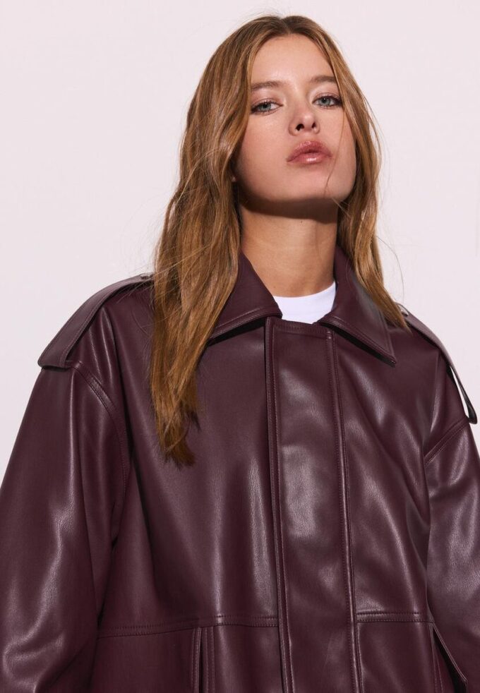 Oversize bikerjakke i skinnimitasjon