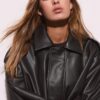 Oversize bikerjakke i skinnimitasjon