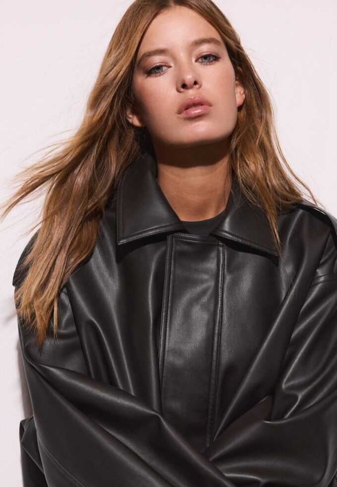 Oversize bikerjakke i skinnimitasjon