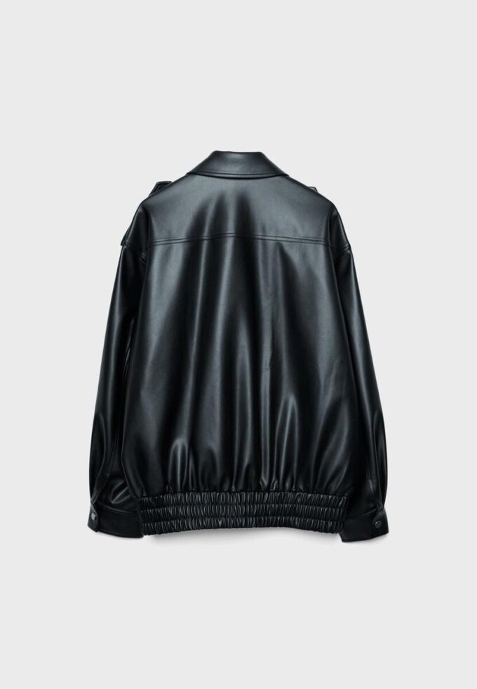 Oversize bikerjakke i skinnimitasjon