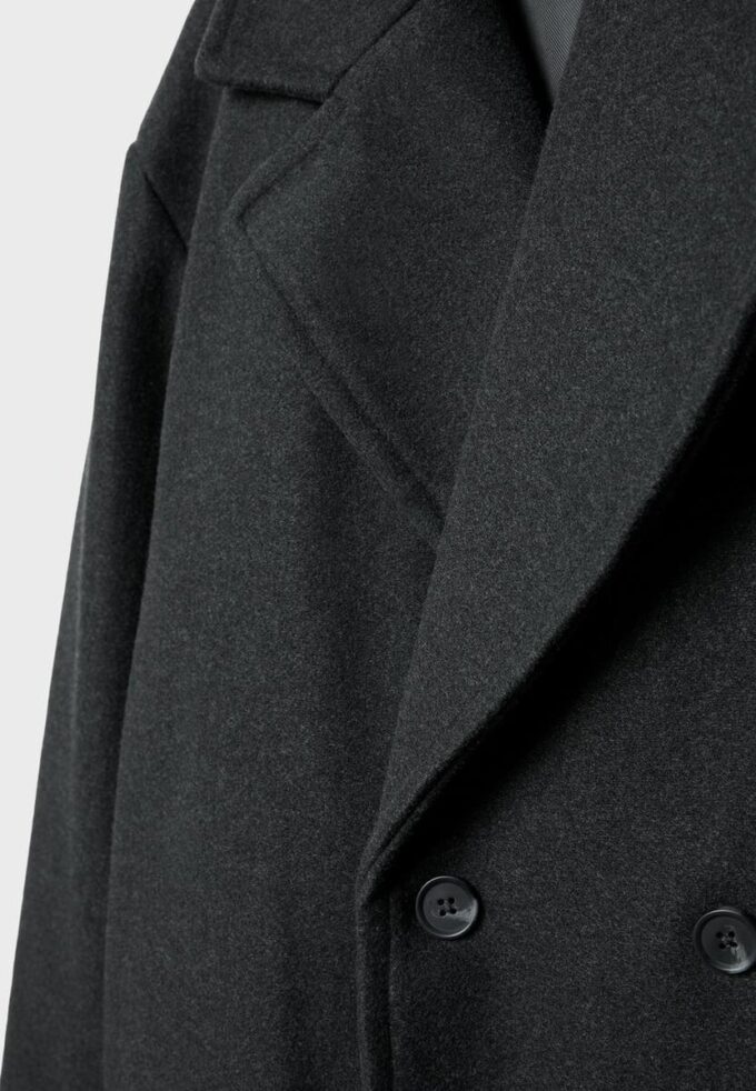 Oversize-frakk med Soft-Touch-overflate