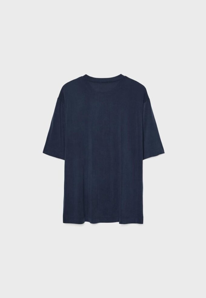 Oversize-høyhalset genser med Soft-Touch-overflate