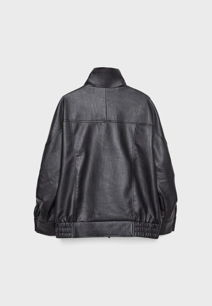 Oversize jakke i imitert skinn med revers