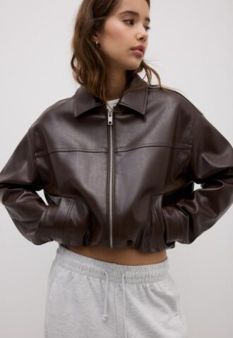 Oversize-jakke i skinnimitasjon