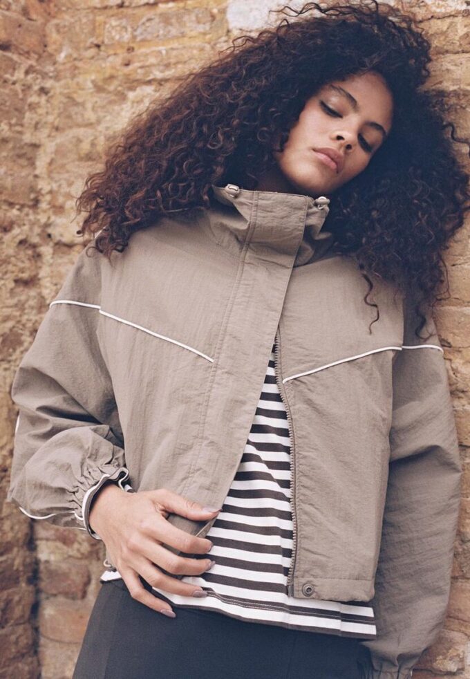 Oversize stripete T-skjorte med lange ermer