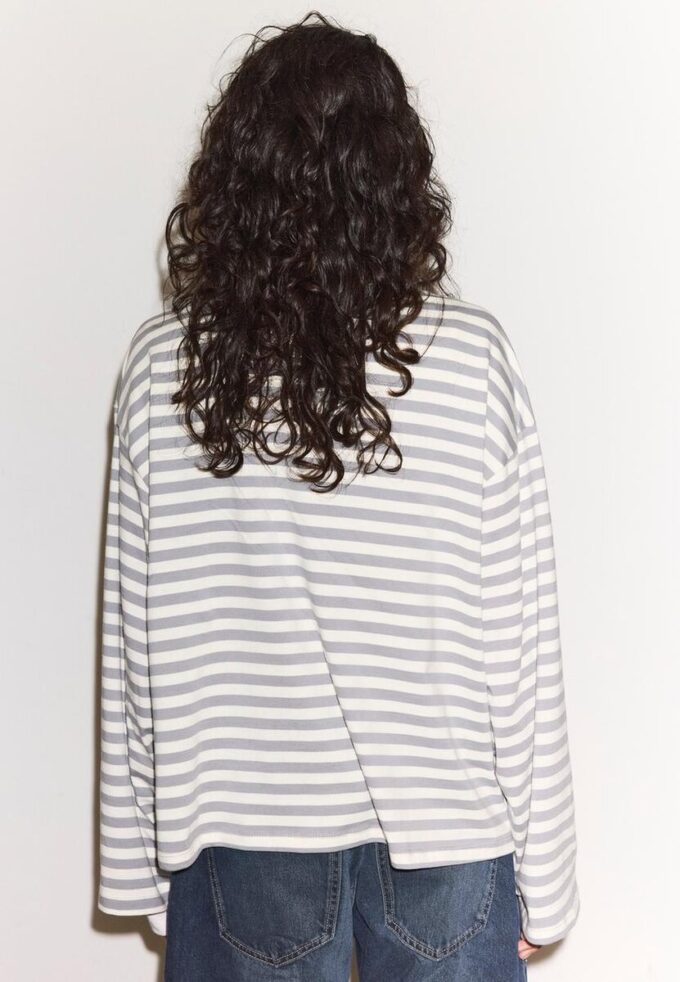 Oversize stripete T-skjorte med lange ermer