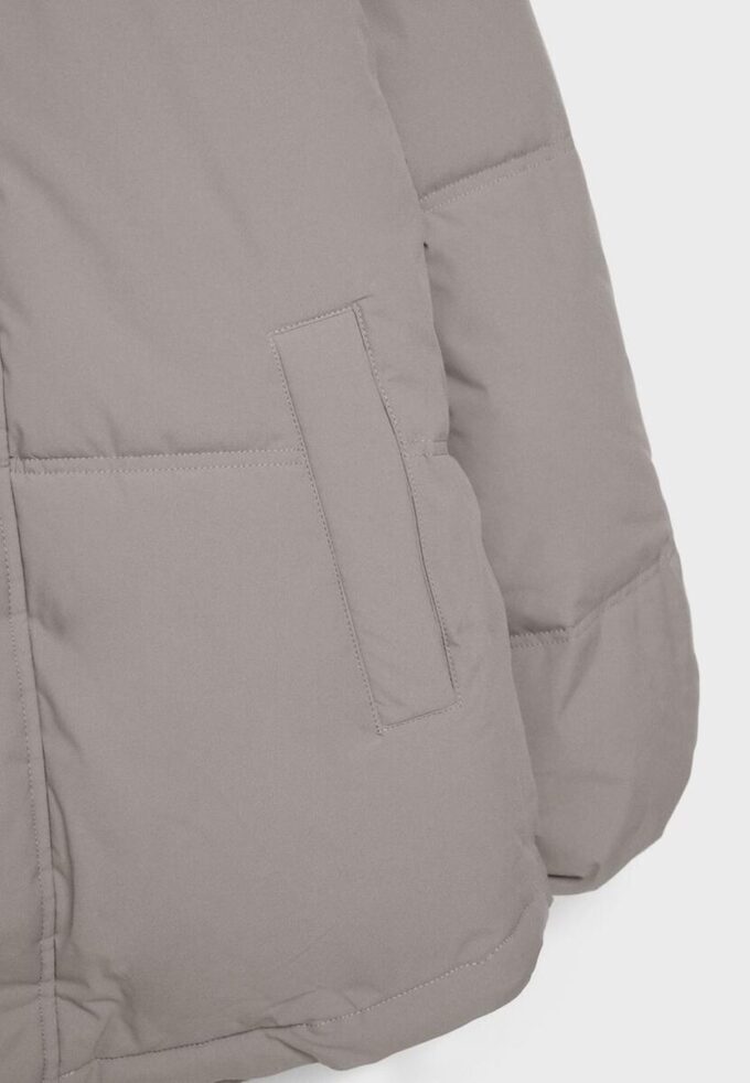 Oversize-vattjakke med hette