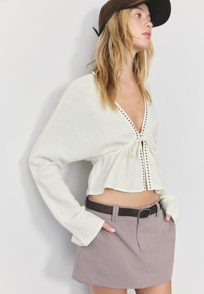 Åpen skjorte med nitter