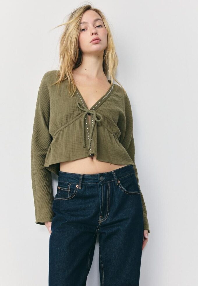 Åpen skjorte med nitter