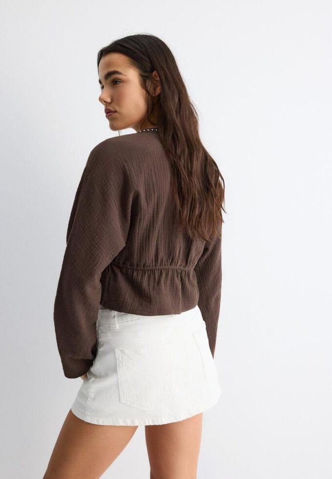 Åpen skjorte med nitter