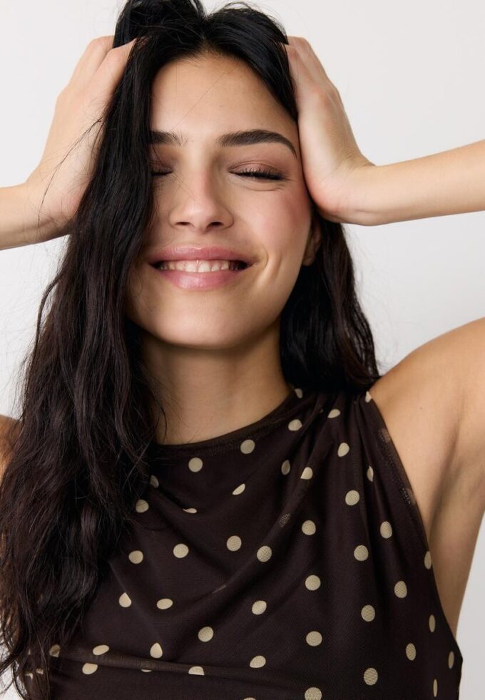 Polka Dot Tulle ermeløs midikjole