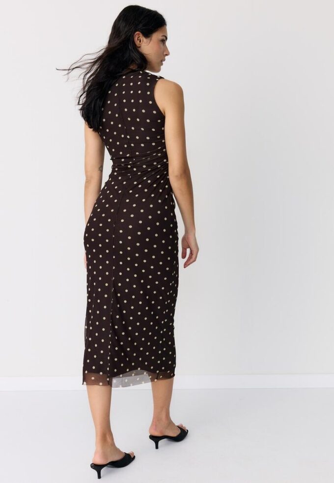 Polka Dot Tulle ermeløs midikjole