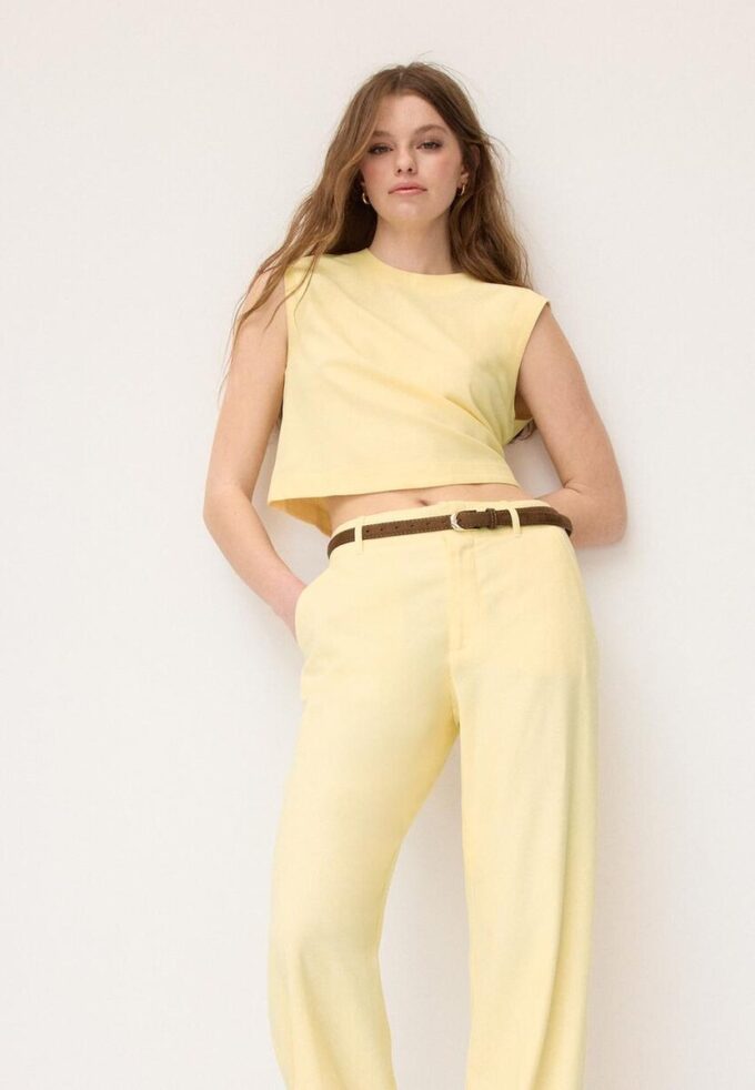 Racerback-topper med lin-effekt