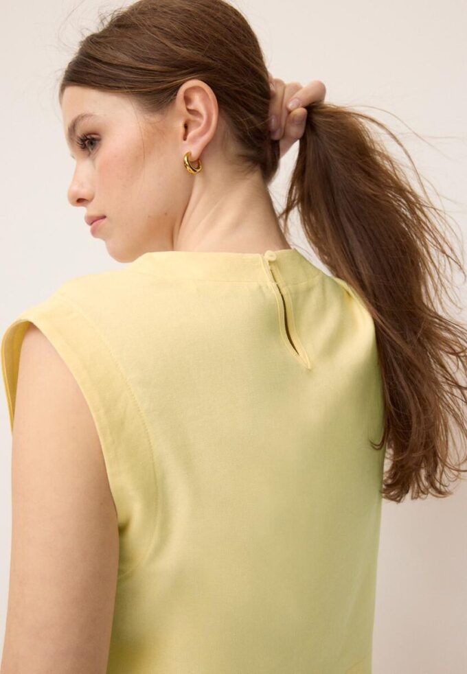 Racerback-topper med lin-effekt