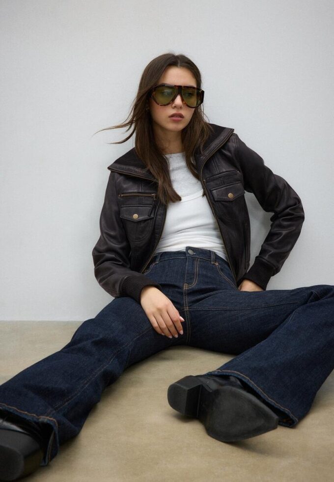 Ribbet kombinasjonsjakke i skinn